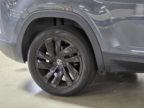 Used 2023 Volkswagen Atlas Cross Sport SE w/ Panoramic Sunroof Package AWD/4WD image 9