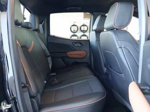 New 2026 GMC Canyon AT4 AWD/4WD image 18