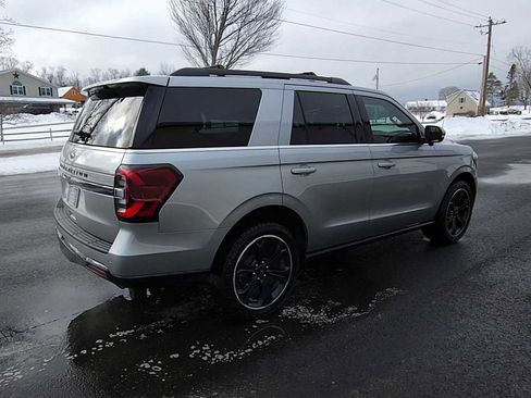 Used 2023 Ford Expedition Limited image 9