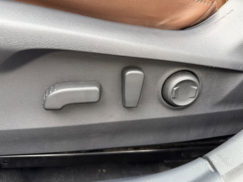 Used 2022 Subaru Outback Touring w/ Popular Package #2 image 21