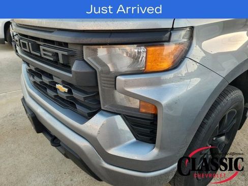 Used 2023 Chevrolet Silverado 1500 Custom image 15