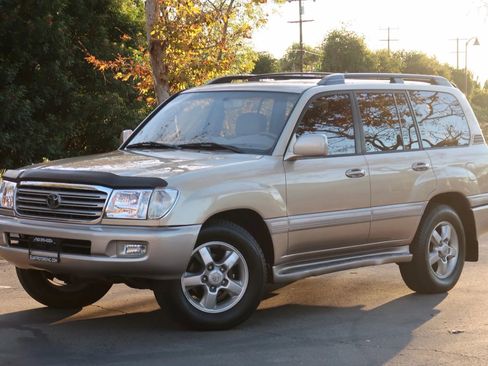 Used 2003 Toyota Land Cruiser image 2