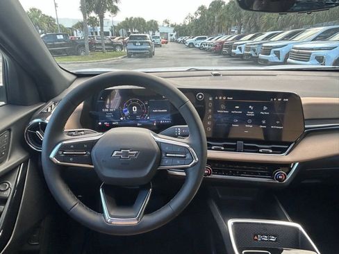 New 2026 Chevrolet Equinox ACTIV w/ Convenience Package III AWD/4WD image 16