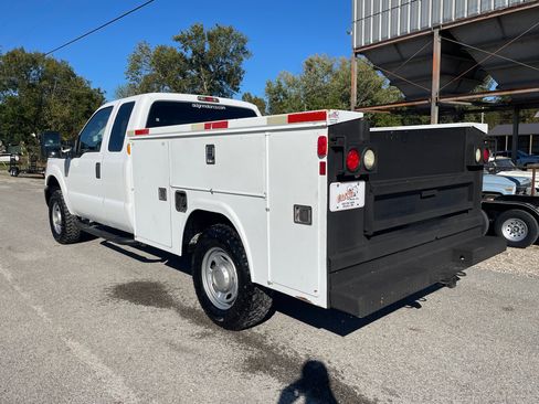 Used 2011 Ford F250 XL image 3