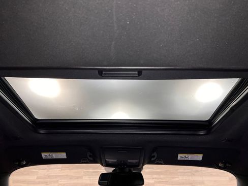 Used 2022 Dodge Challenger R/T Scat Pack RWD image 17