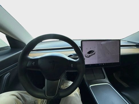 Used 2021 Tesla Model 3 Standard Range RWD image 5