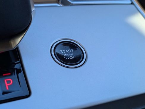 New 2026 Land Rover Range Rover SE image 17