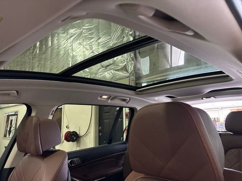 Used 2023 BMW X7 xDrive40i w/ Parking Assistance Package AWD/4WD image 28