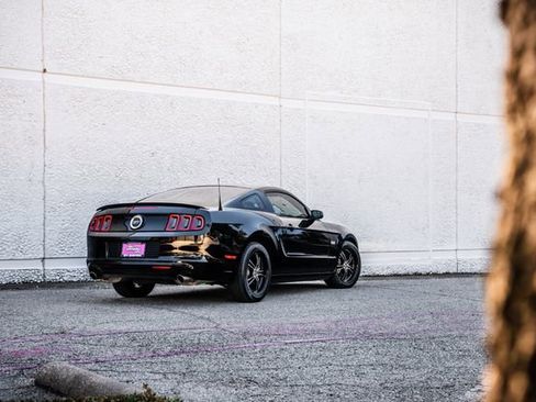 Used 2013 Ford Mustang GT Premium image 19