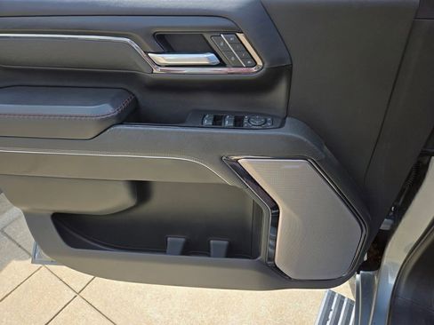 Used 2024 GMC Sierra 2500 AT4X AWD/4WD image 31