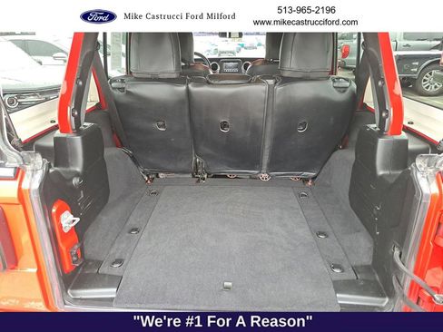 Used 2020 Jeep Wrangler Unlimited Sahara image 26