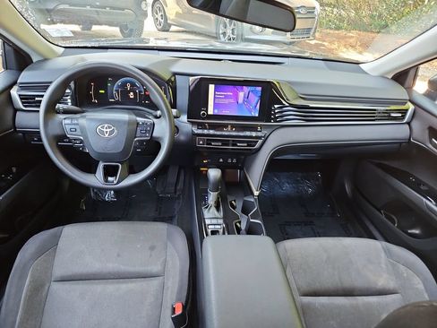 Used 2025 Toyota Camry LE FWD image 9