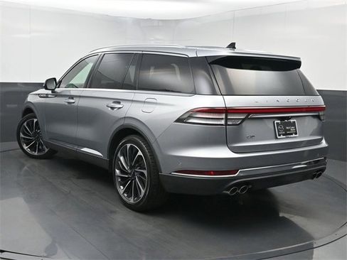 Used 2021 Lincoln Aviator Reserve w/ Equipment Group 202A image 4