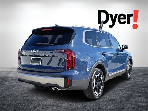 Certified 2025 Kia Telluride S image 3