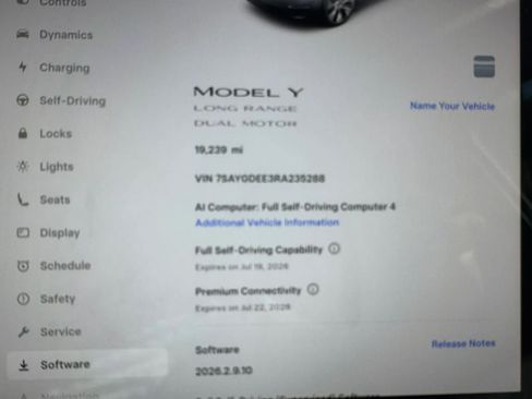 Used 2024 Tesla Model Y Long Range AWD/4WD image 54