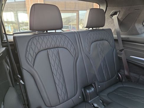 Used 2026 BMW X7 M60i image 14