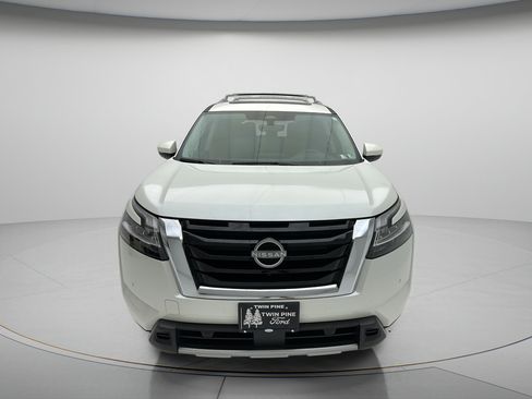 Used 2023 Nissan Pathfinder SL w/ SL Premium Package AWD/4WD image 2