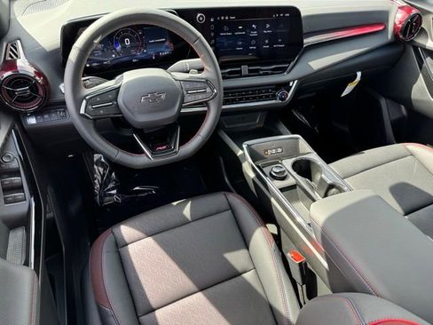 New 2026 Chevrolet Equinox RS w/ Convenience Package III AWD/4WD image 9