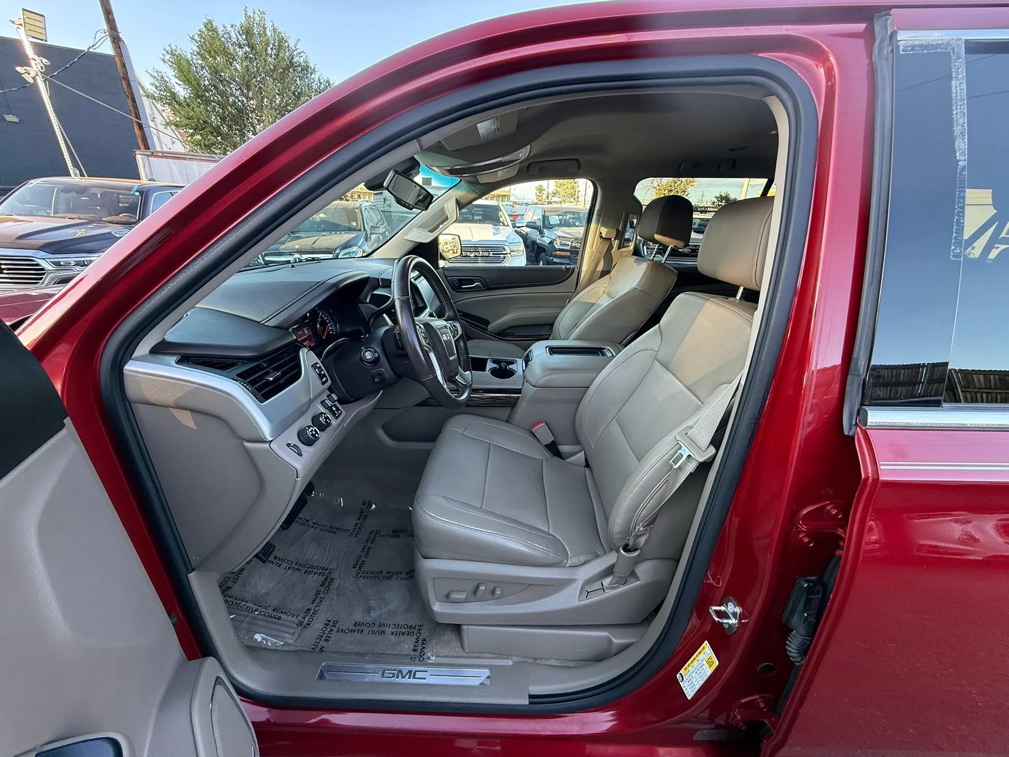 Used 2015 GMC Yukon XL SLT w/ HD Trailering Package AWD/4WD image 14
