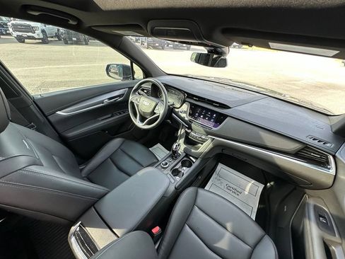 Used 2024 Cadillac XT6 Luxury AWD/4WD image 12