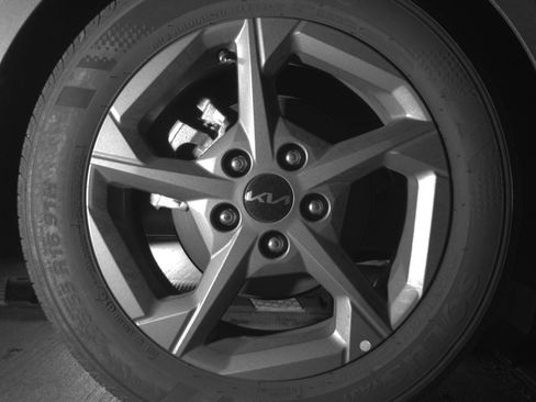 Used 2025 Kia K4 LXS image 15