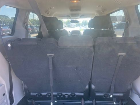 Used 2013 Dodge Grand Caravan SE FWD image 9