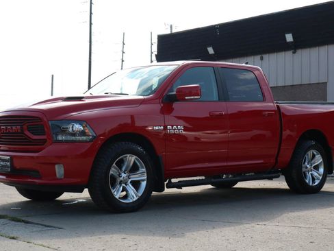 Used 2018 RAM 1500 Sport w/ Sport Premium Group AWD/4WD image 17