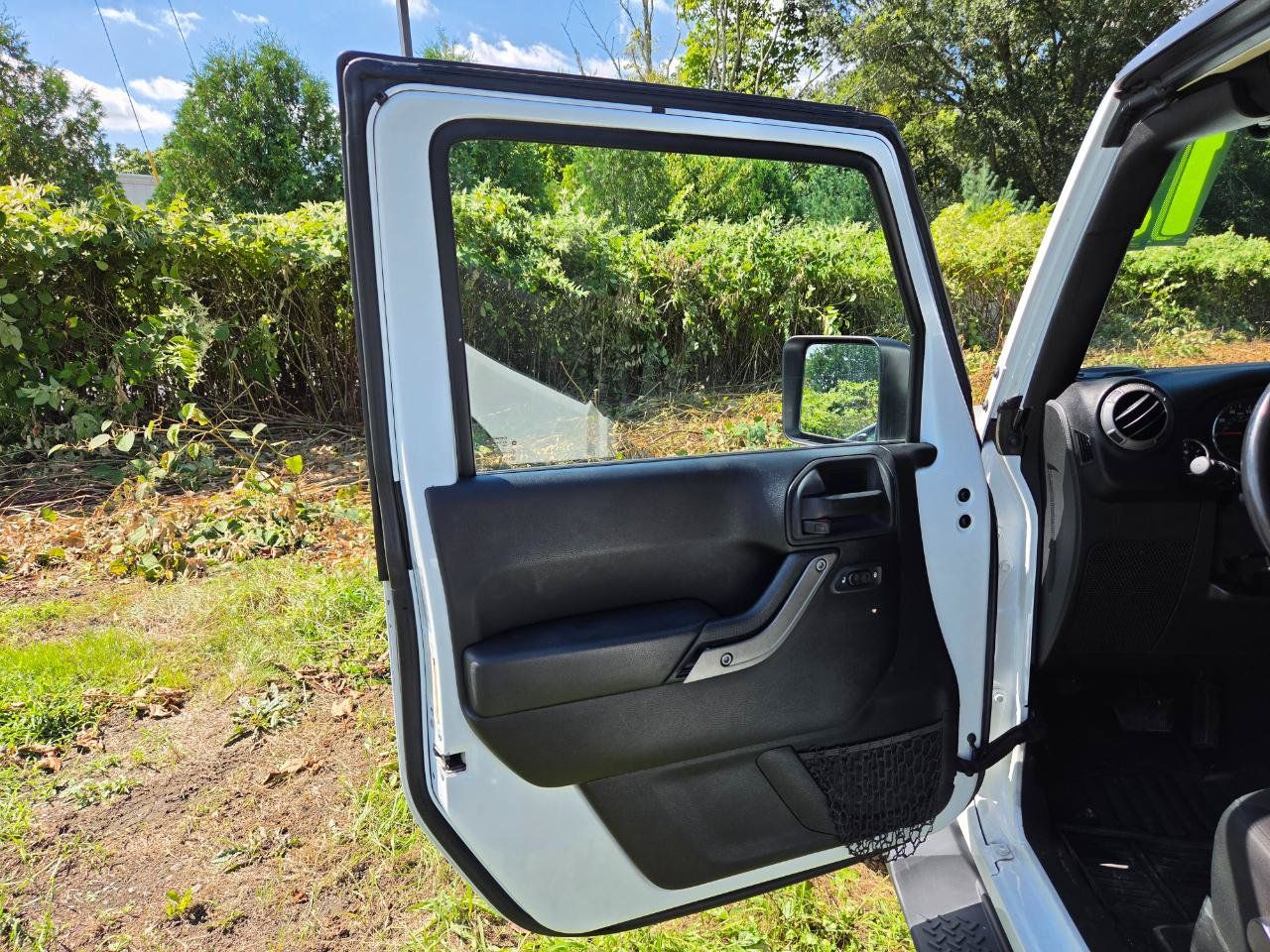 Used 2015 Jeep Wrangler Sport w/ Quick Order Package 24S AWD/4WD image 15