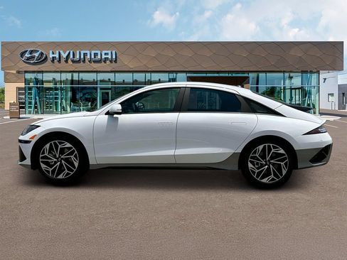 New 2025 Hyundai Ioniq 6 SEL RWD image 3
