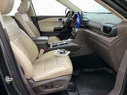 Used 2020 Ford Explorer Platinum image 43