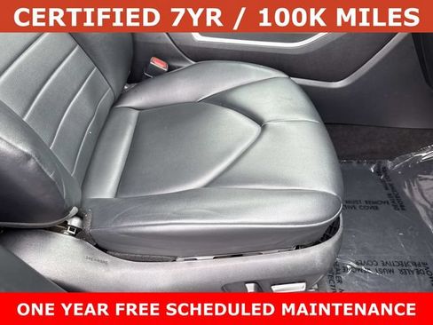 Used 2023 Toyota Highlander XLE AWD/4WD image 9