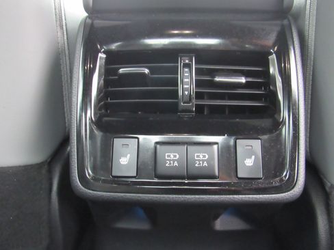 Used 2019 Toyota Avalon Limited image 40