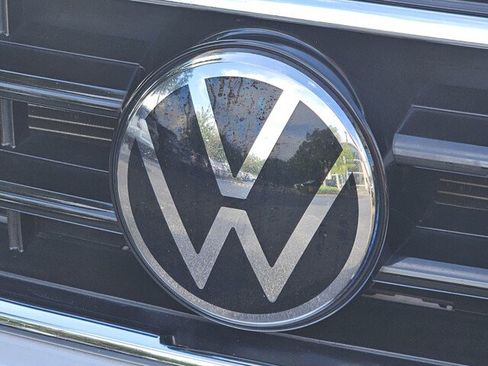 Certified 2022 Volkswagen Tiguan SE R-Line FWD image 35