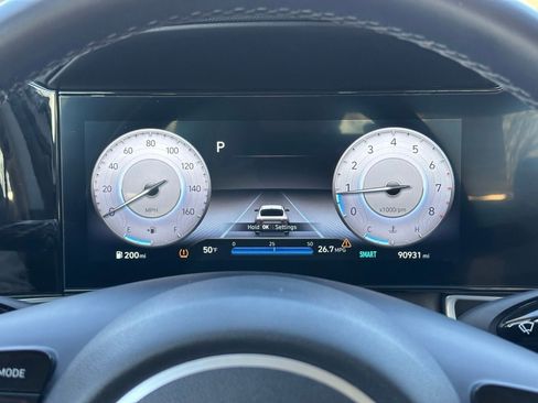 Used 2023 Hyundai Elantra Limited image 30