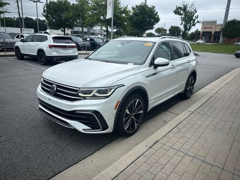 Used 2022 Volkswagen Tiguan SEL R-Line AWD/4WD image 4