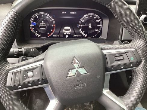 Used 2023 Mitsubishi Outlander SE image 26