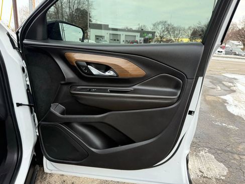 Used 2021 GMC Terrain SLE image 19