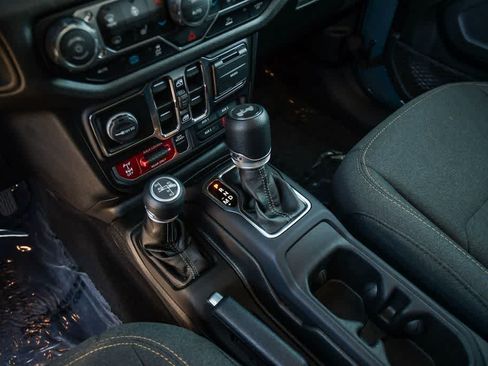 Used 2025 Jeep Wrangler Unlimited Sport S 4xe AWD/4WD image 19