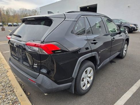 Used 2019 Toyota RAV4 LE image 5