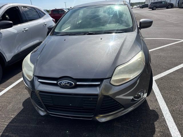 Used 2012 Ford Focus SE FWD image 2