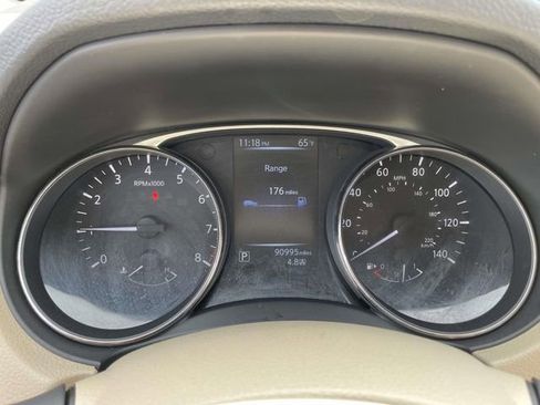 Used 2015 Nissan Rogue SV AWD/4WD image 20