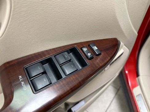 Used 2012 Toyota Venza XLE image 18