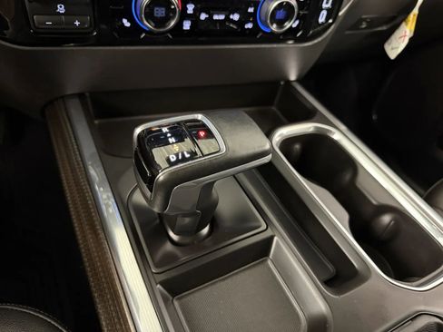 Used 2023 Chevrolet Silverado 1500 LT Trail Boss w/ LT Trail Boss Premium Package AWD/4WD image 30