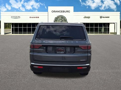 Used 2024 Jeep Wagoneer Series II AWD/4WD image 9