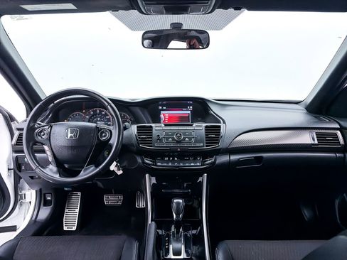 Used 2017 Honda Accord Sport image 21