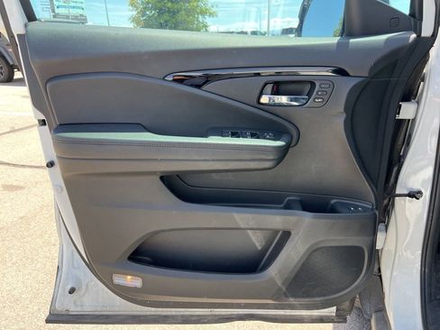 Used 2022 Honda Pilot Touring image 9
