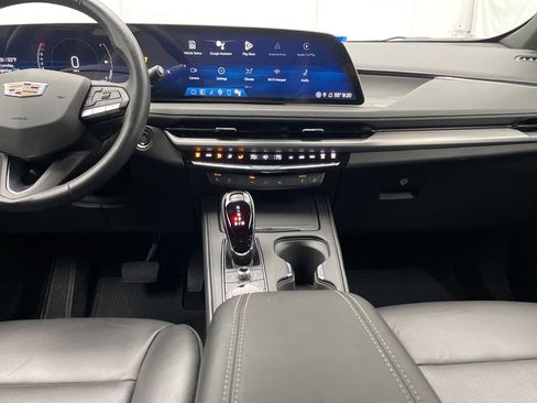 Used 2025 Cadillac XT4 Premium Luxury w/ Technology Package image 33
