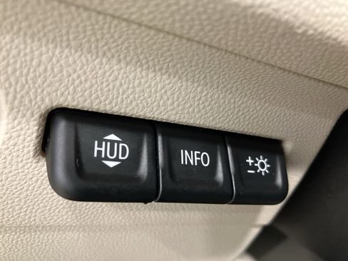 Used 2023 Buick Envision Avenir image 18