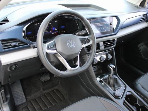 Certified 2023 Volkswagen Taos SE w/ Panoramic Sunroof Package image 8