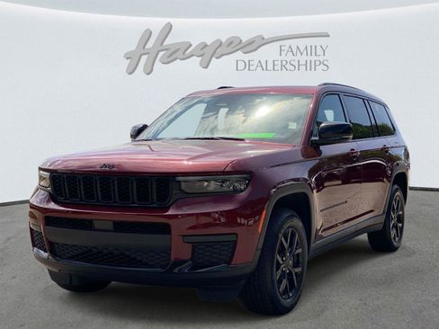 Used 2025 Jeep Grand Cherokee L Altitude RWD image 9